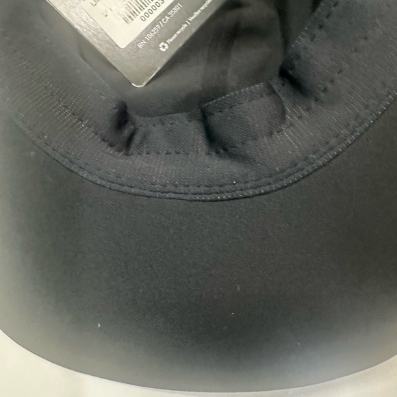 Lululemon Athletica Black Cap - Picture 4 of 6